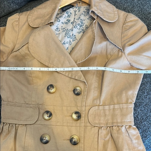 Topshop Women’s Jacket with Floral Lining - Picture 7 of 12